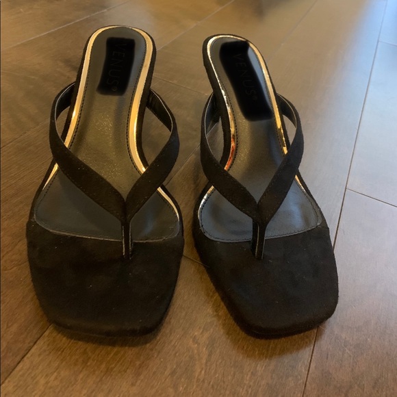 Shoes - Thong Kitten Heels - 90s style